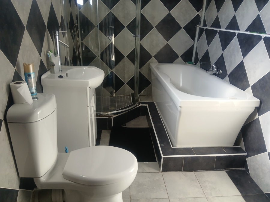 4 Bedroom Property for Sale in Sunnyridge Ext 3 Eastern Cape